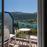 Vliho Bay Boutique