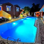 Vliho Bay Boutique Yénion