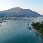Vliho Bay Boutique Hotel