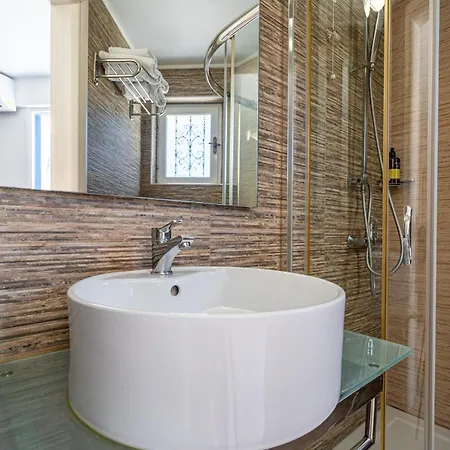 فندق Vliho Bay Boutique 3*