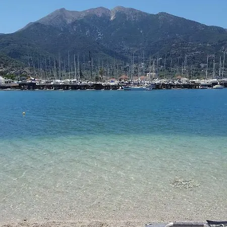 Vliho Bay Boutique Yénion